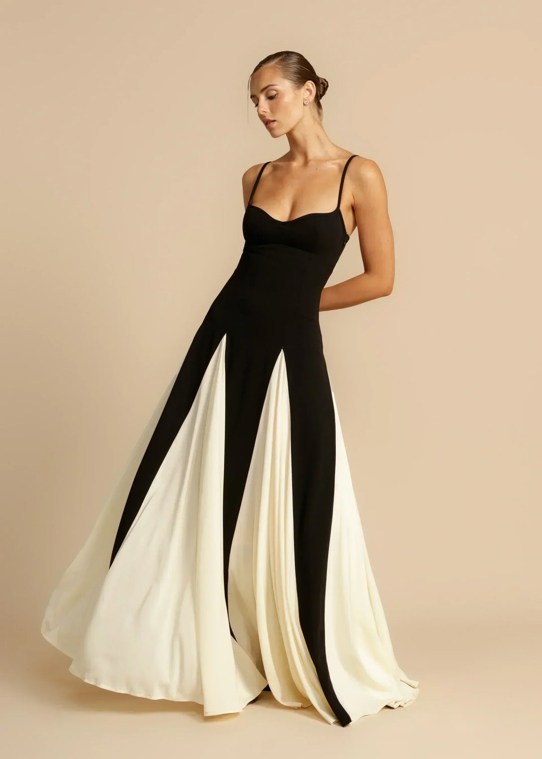 Oshrit™ | Elegant Maxi Dress with Contrast Ruffles