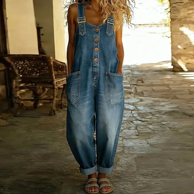 Carmen - Vintage denim jumpsuit made of soft cotton with adjustable shoulder straps