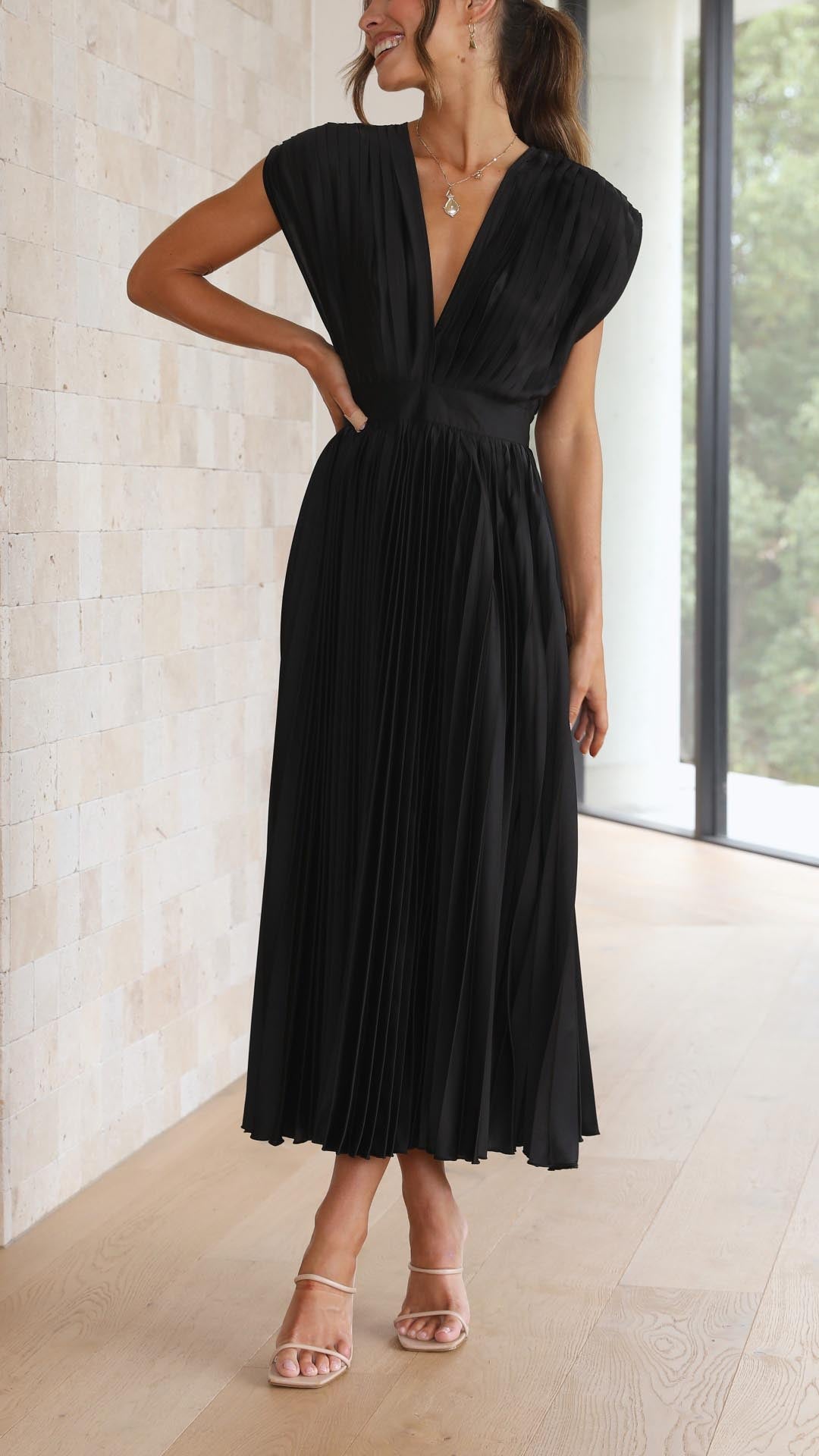 Katie | Elegant Pleated Dress