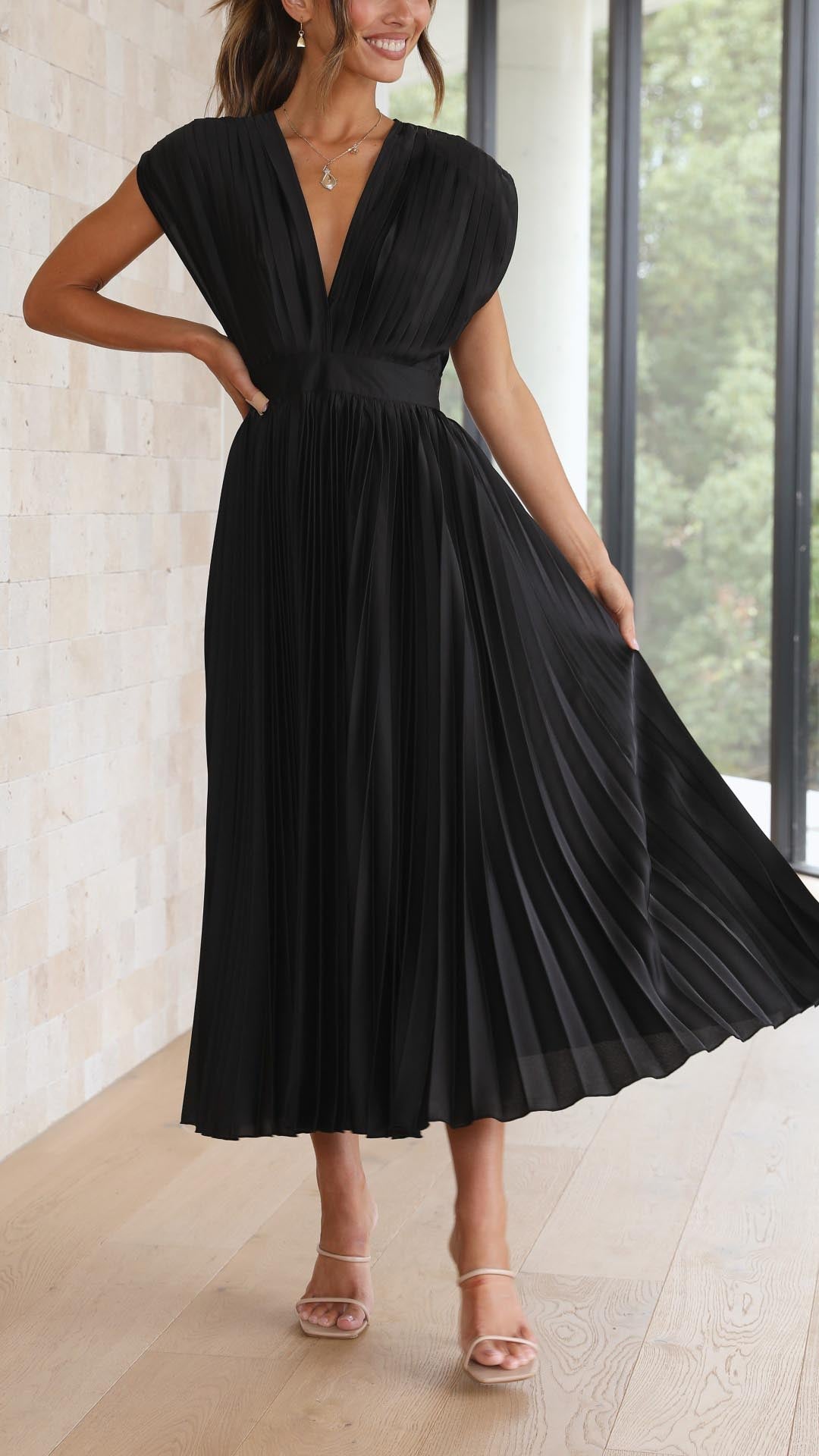 Katie | Elegant Pleated Dress