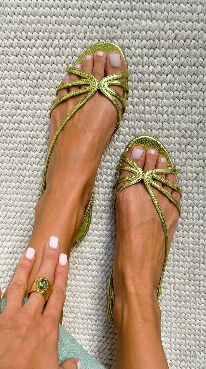 Dorada™ | Flat Golden Sandals with Thin Straps